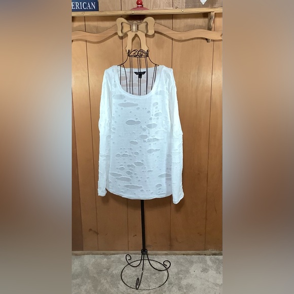 Rock & Republic Tops - Rock & Republic White Long Sleeve Distressed Tee